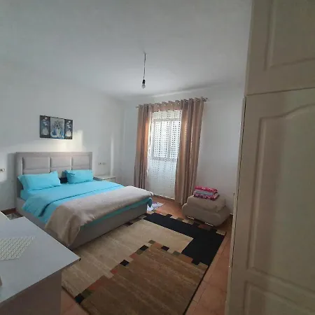 Spacious House With A Big Garden And Fire Pit * تيرانا