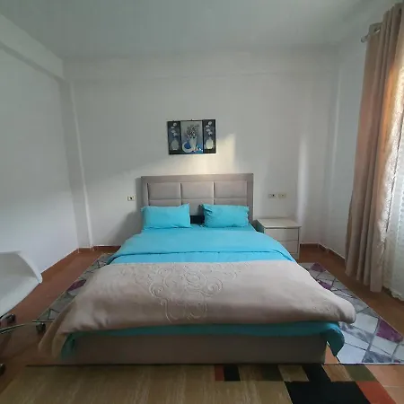 بيت للعطل Spacious House With A Big Garden And Fire Pit تيرانا