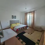 Σπίτι διακοπών Spacious House With A Big Garden And Fire Pit