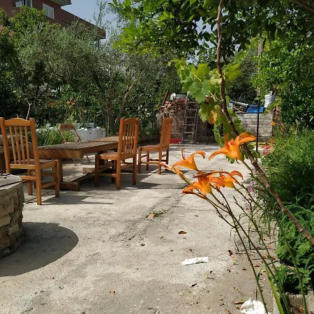 Spacious House With A Big Garden And Fire Pit *