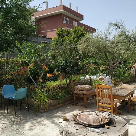 Spacious House With A Big Garden And Fire Pit Casa de Férias Tirana