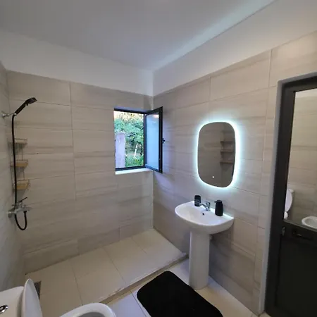 Spacious House With A Big Garden And Fire Pit * Tirana