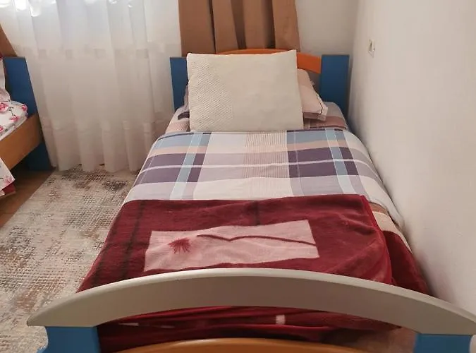 Spacious House With A Big Garden And Fire Pit 度假居 *